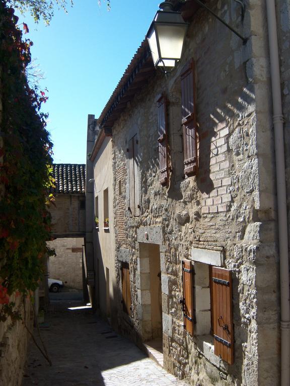 Petit Gîte des Augustins Monflanquin Exterior foto